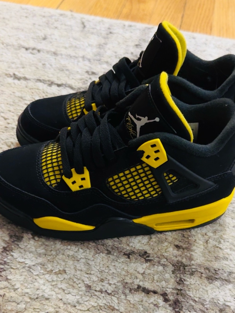 Jordan 4 Retro Thunder
